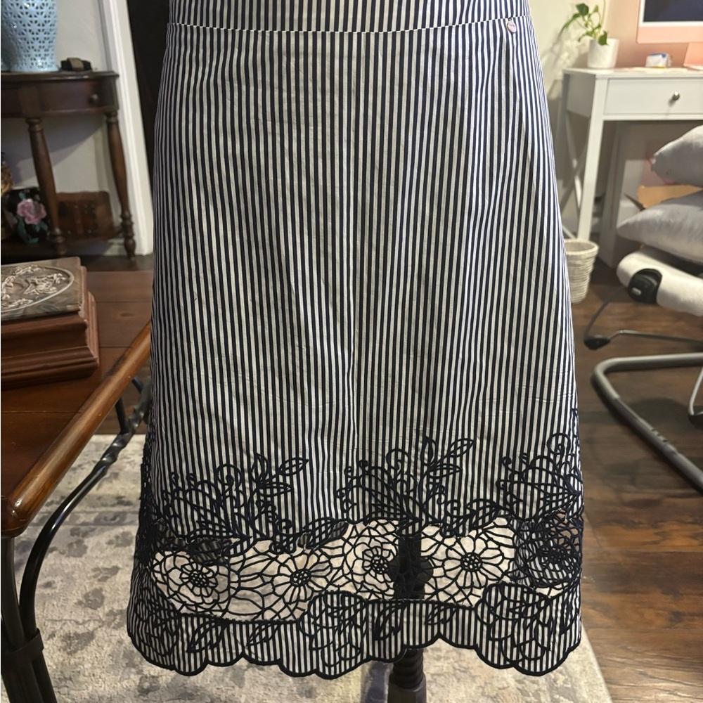 ANTHROPOLOGY HARLYN SKIRT SiZE LARGE